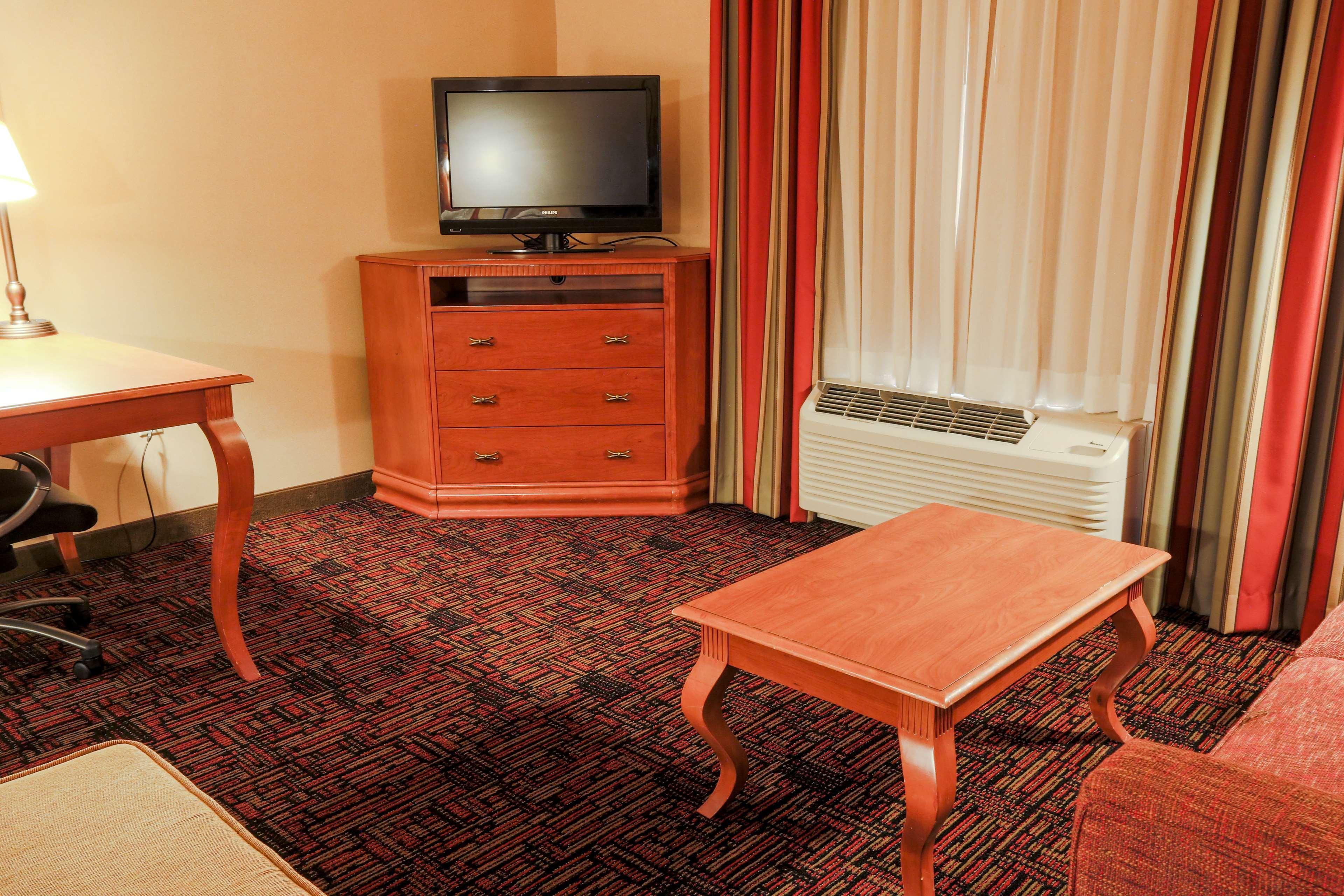 Hampton & By Hilton Houston Nw 3*