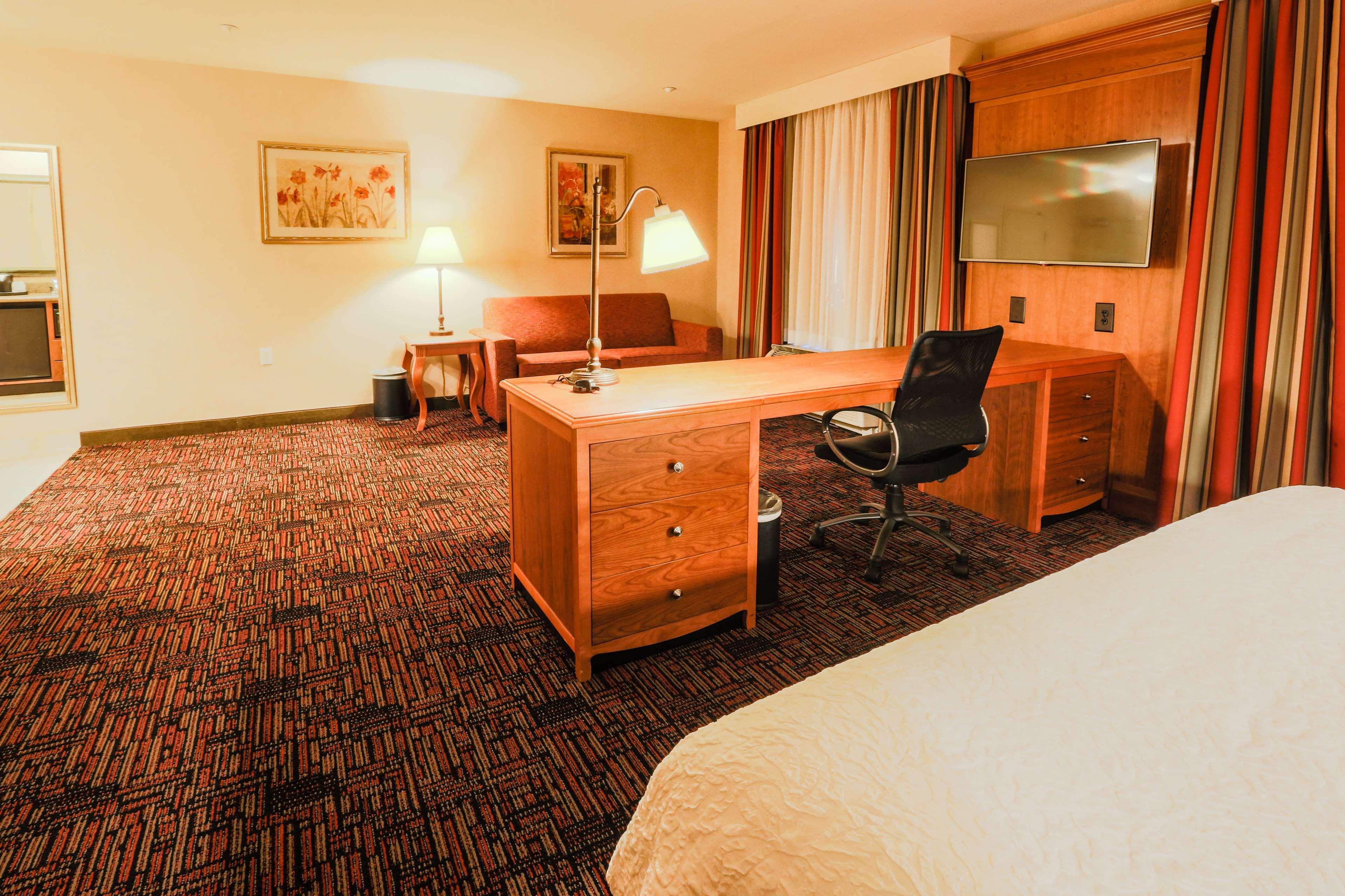 Hampton & By Hilton Houston Nw
